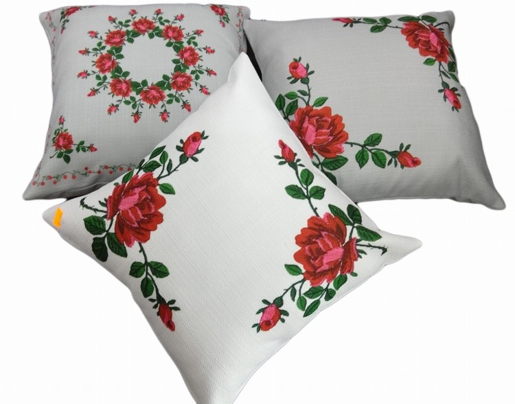 poszewki na jaśka góralskie wzory firanyfryzlewicz.pl.jpg
tekstylia regionalne firany fryźlewicz 
poszewka z  różą biała góralska