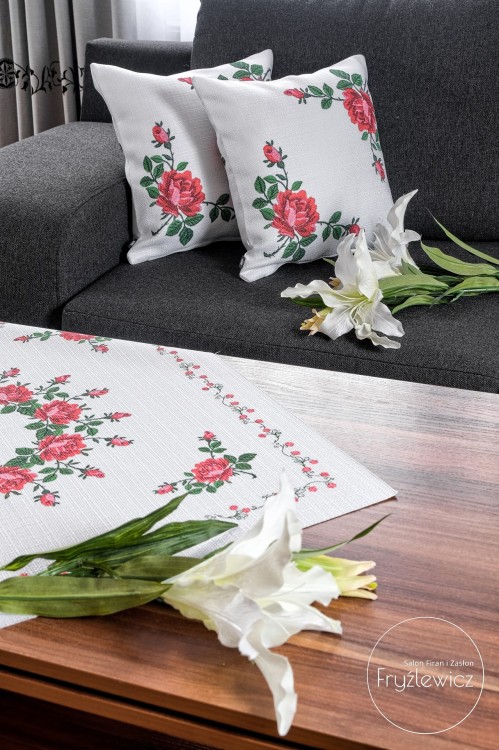 tekstylia regionalne firany fryźlewicz (6).jpg
tekstylia regionalne firany fryźlewicz 
poszewka z  różą biała góralska