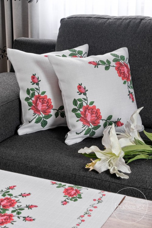 tekstylia regionalne firany fryźlewicz 
poszewka z  różą biała góralska