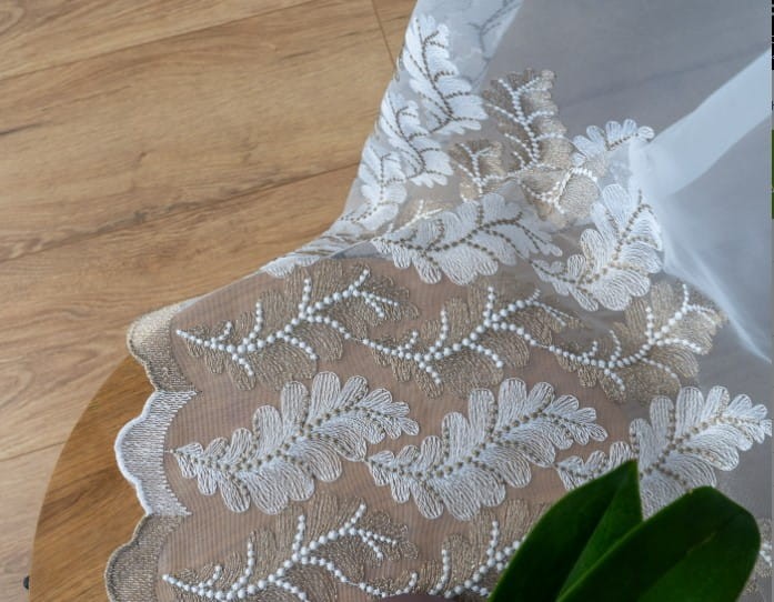 Firana haftowana mgiełka w złoto kremowe liście firanyfryzlewicz.pl 7.jpg