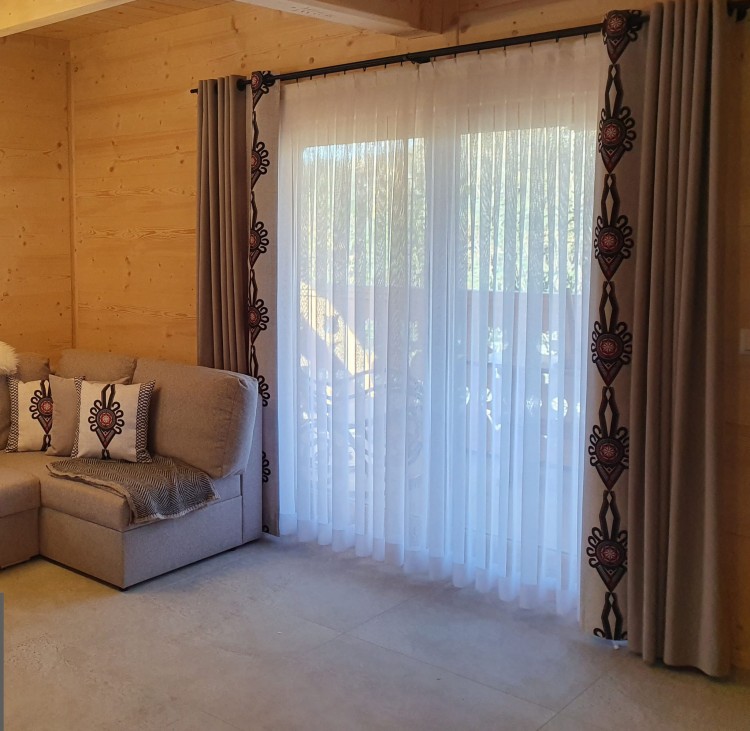 ZASŁONY Z MOTYWEM GÓRALSKIM firanyfryzlewicz.pl  .parzenica.jpg