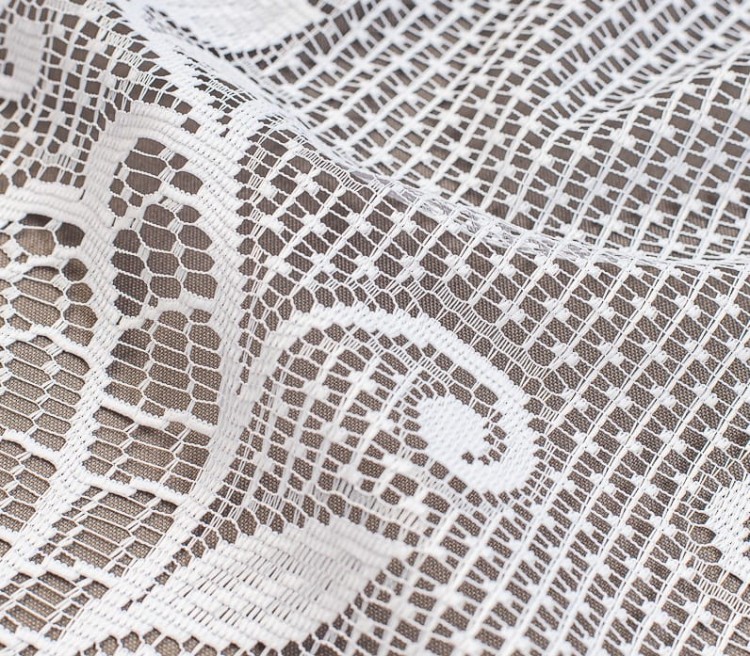 Firana żakardowa z dużym ornamentowym wzorem – elegancja i klasyka w Twoim oknie firanyfryzlewicz.pl   (1).jpg