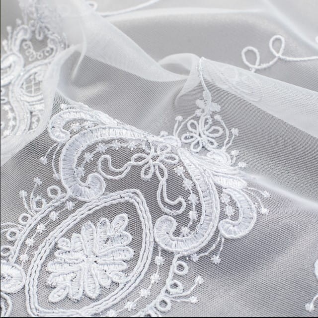 firana haftowana z błyszczącej markizety firanyfryzlewicz.pl   (5).jpg