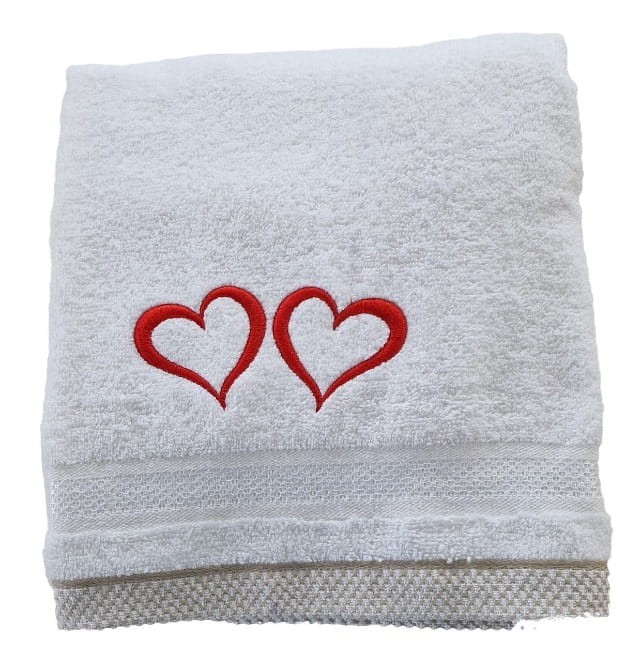 RĘCZNIK HAFTOWANY SERCA  2 firanyfryzlewicz.jpg