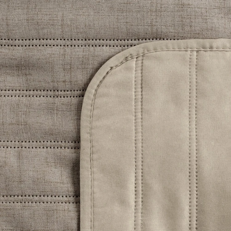 aa8cc6db4025ddcb76ed4c4f19934d52